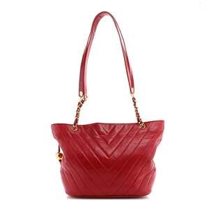 Chanel Lambskin Chevron Quilted #200205C14B